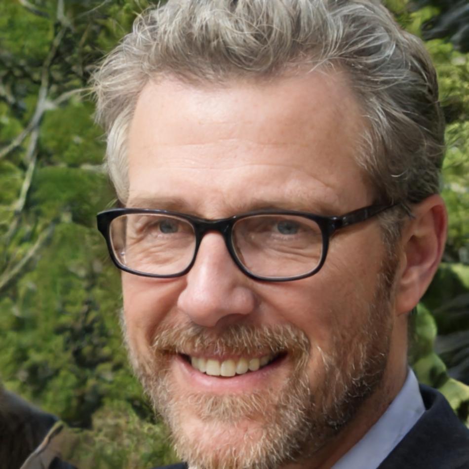 Portrait of Everett Lansbury, Lead Systems Instructor